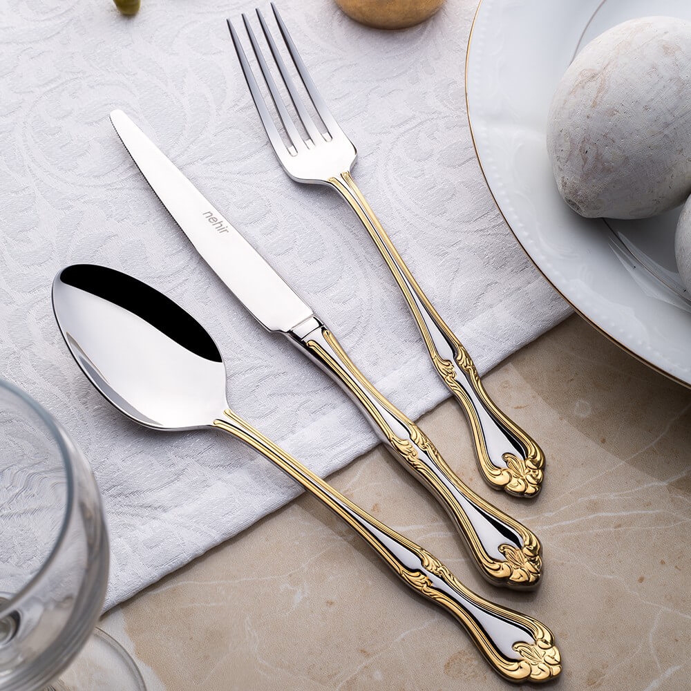 84 PIECES LALEZAR GOLD MIRROR FINISH LEATHER BOXED CUTLERY SET